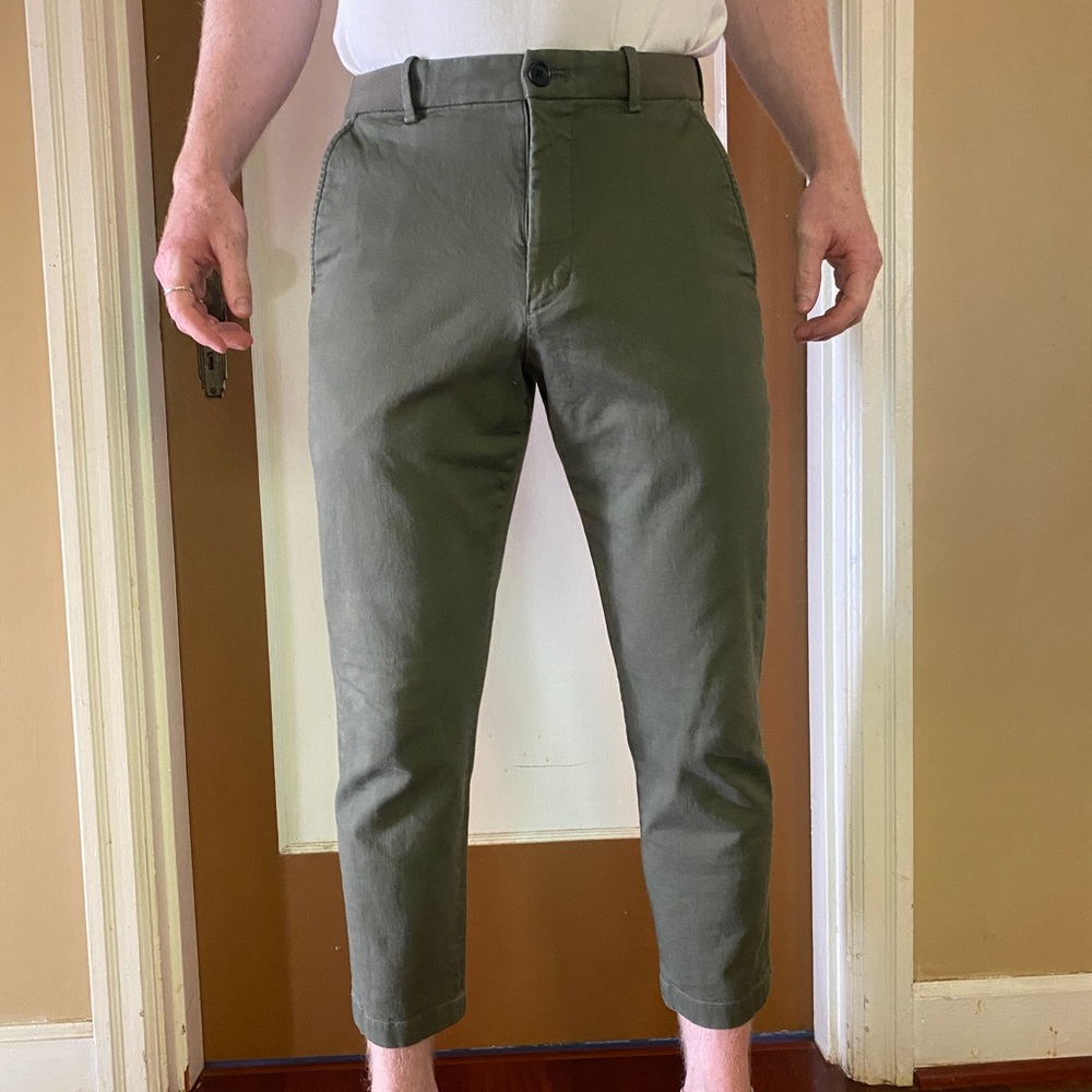Uniqlo Men’s Green Khaki Cropped Pants